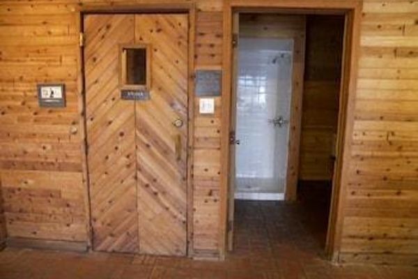 Bavarian Haus Lakefront Inn (St Ignace)